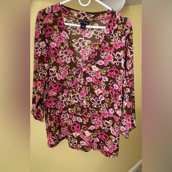 Lane Bryant Women’s Size 18/20 Brown Pink white top with tie at front neckline - Picture 1 of 9